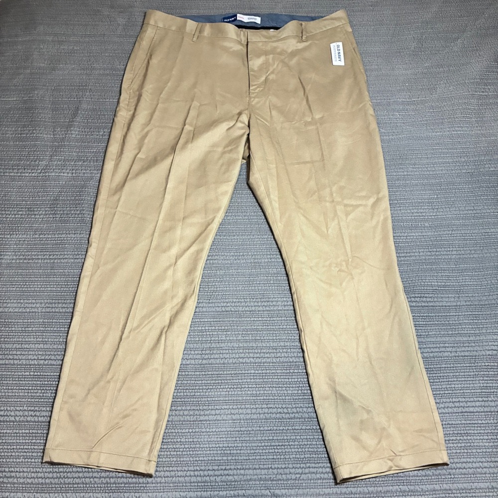Old Navy Athletic Built-In Flex Chino Pants Mens 40x30 Khaki Tan Trousers NWT